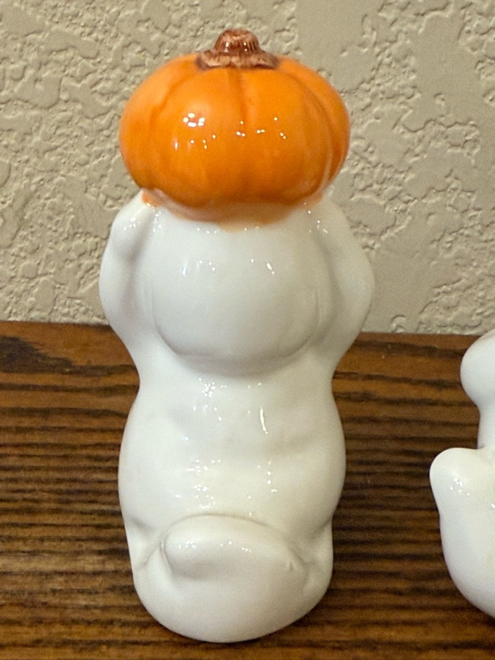 King May Halloween Ghost Salt & Pepper Shaker Set - Vintage Pumpkin & Broom VTG - Picture 5 of 14